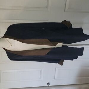 🔵 Light Jacket/Blazer